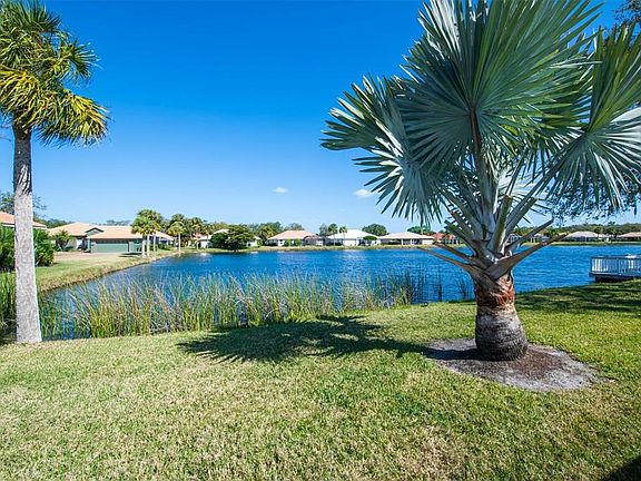 5th image of 6733 Deering Cir