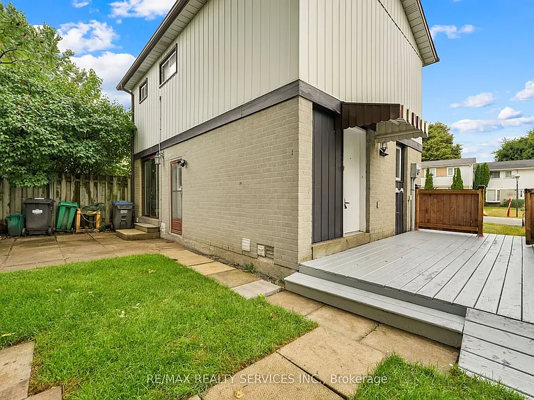 29 Hector Ct — Photo 9