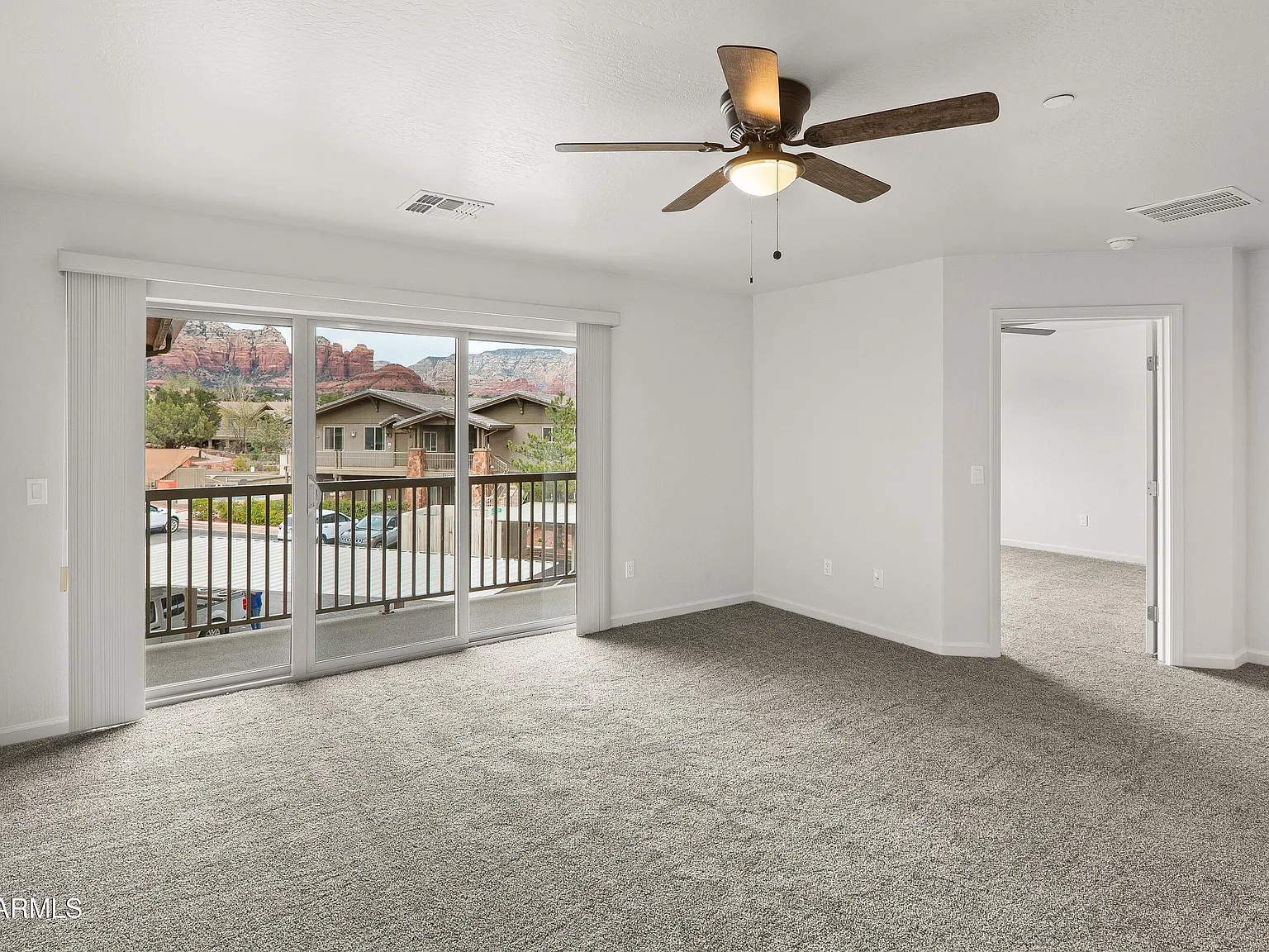 2 bed, 2.0 bath, 1220 sqft, $2,240 — Photo 4