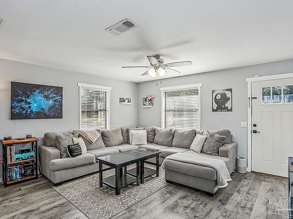 4th image of 4010 Wyndham Rd