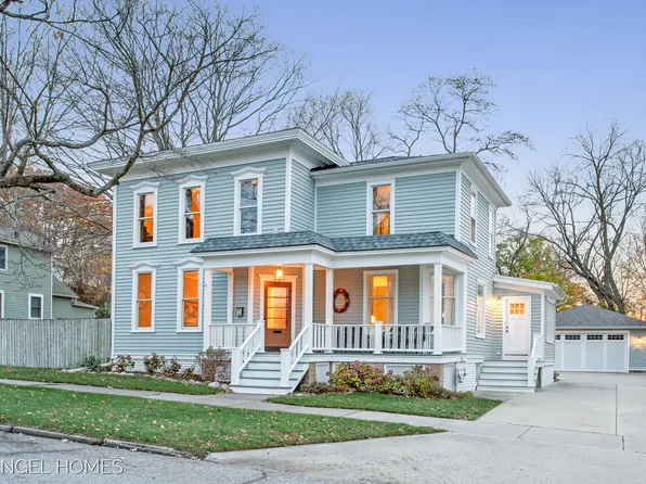111 S 2nd St, Grand Haven, MI 49417