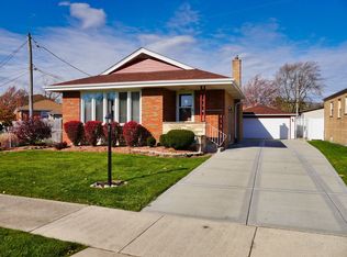 5040 Harnew Rd S, Oak Lawn, IL 60453