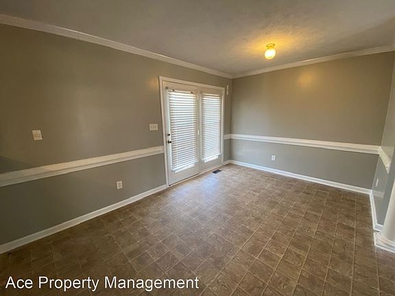 5th image of 3688 Pioneer Dr