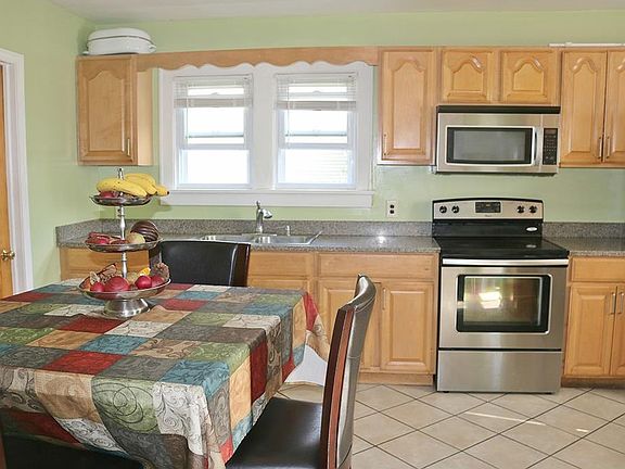 5th image of 127 Frederick St