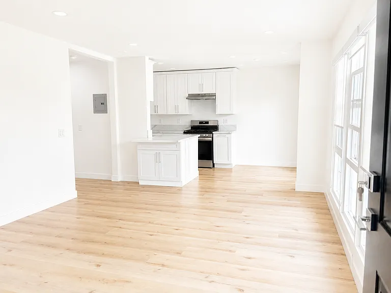 835 S Sherbourne Dr #14 — Photo 10