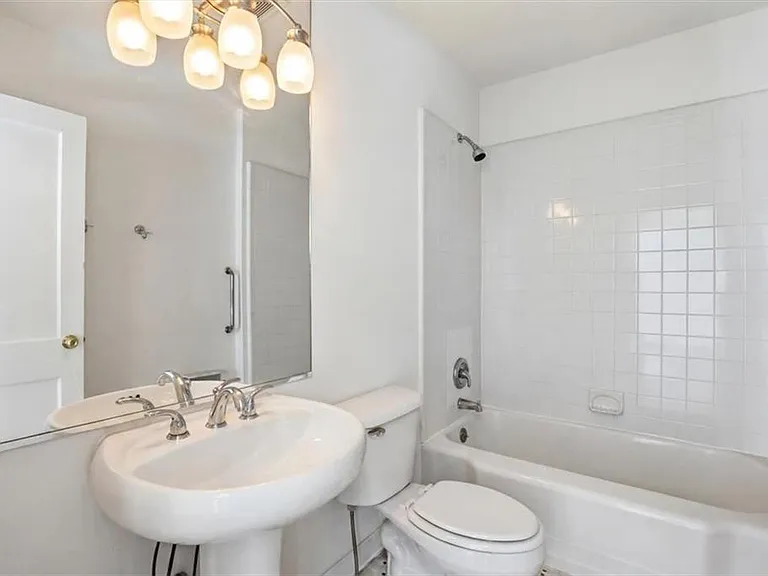 1464 Hawthorne Ave NW — Photo 28