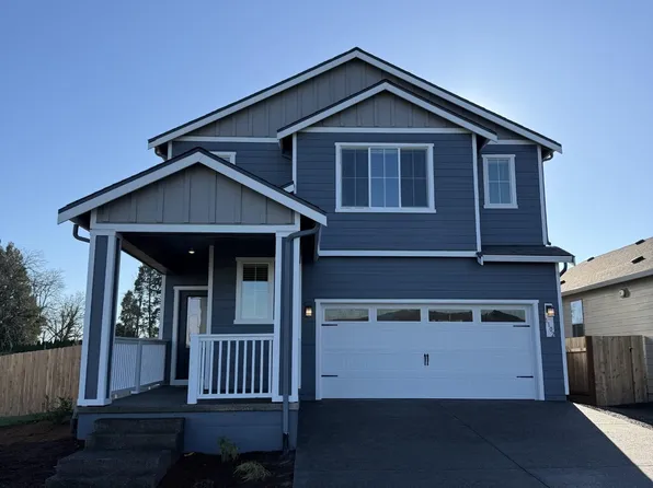 1102 Parkside Ave, Woodburn, OR 97071