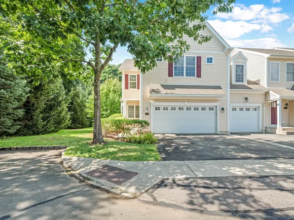 34 Chaplin Street #34, Newington, CT 06111