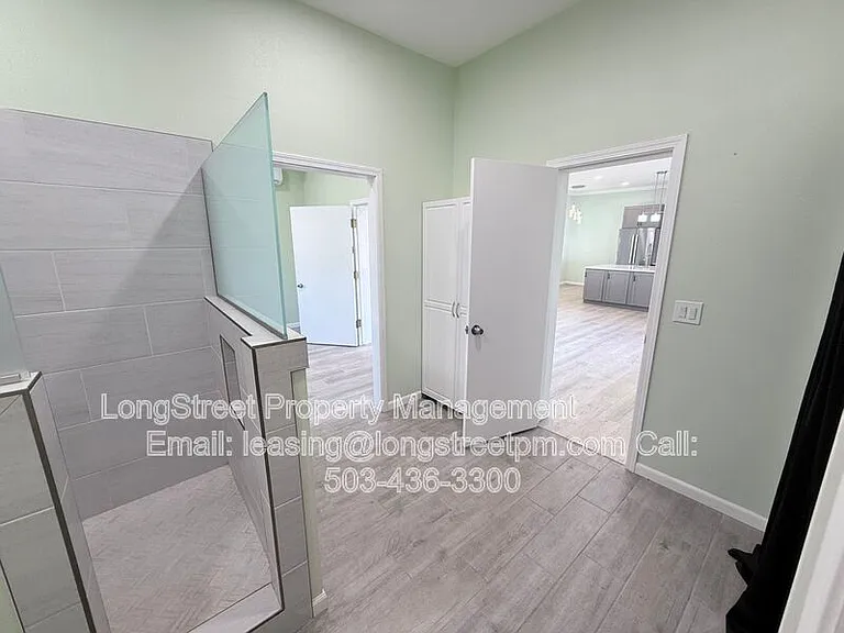 758 Browning Ave S #B — Photo 10