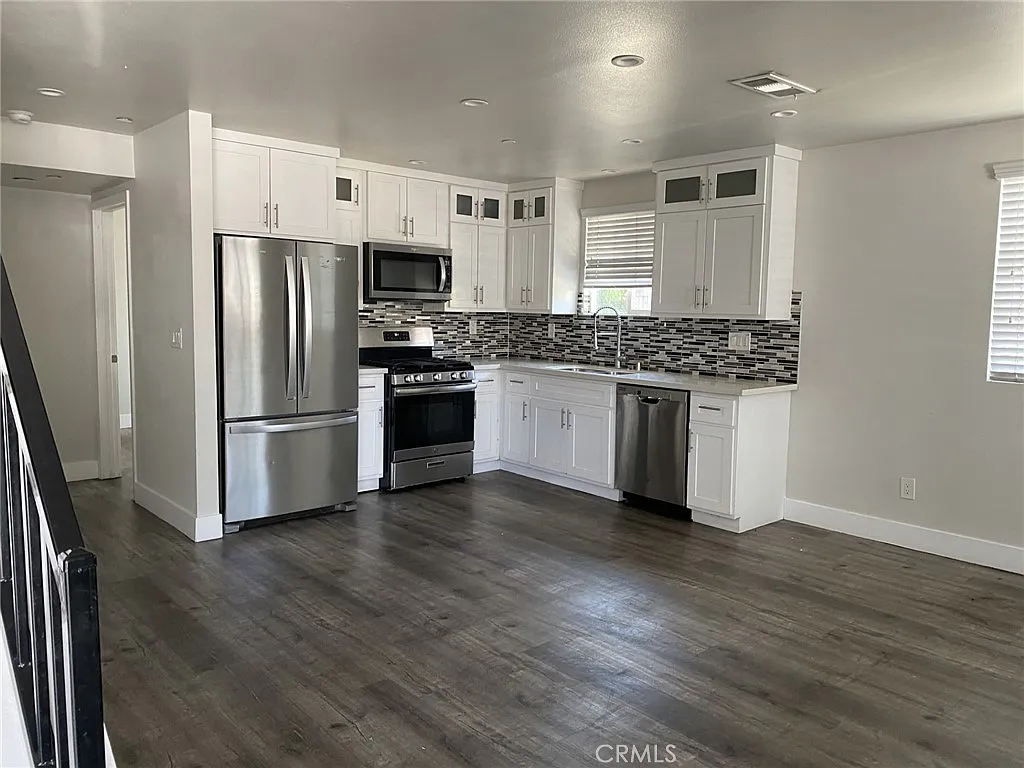 4 bed, 1425 sqft, $3,750 — Photo 3