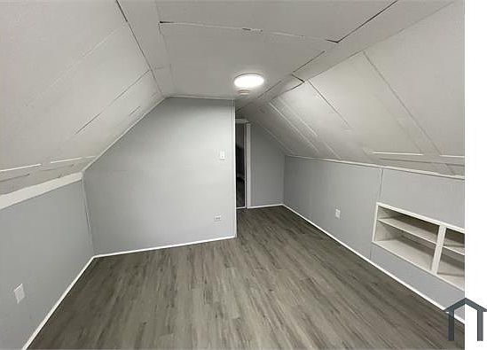 2nd image of 407 W 23rd St