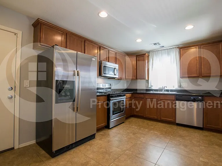 2220 S Ponderosa Dr — Photo 4