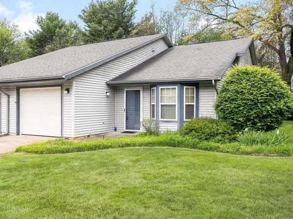 1657 Pine Ridge Ct, Elkhart, IN 46514