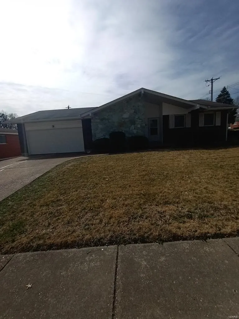 4372 Schmittwoods Ct photo 1