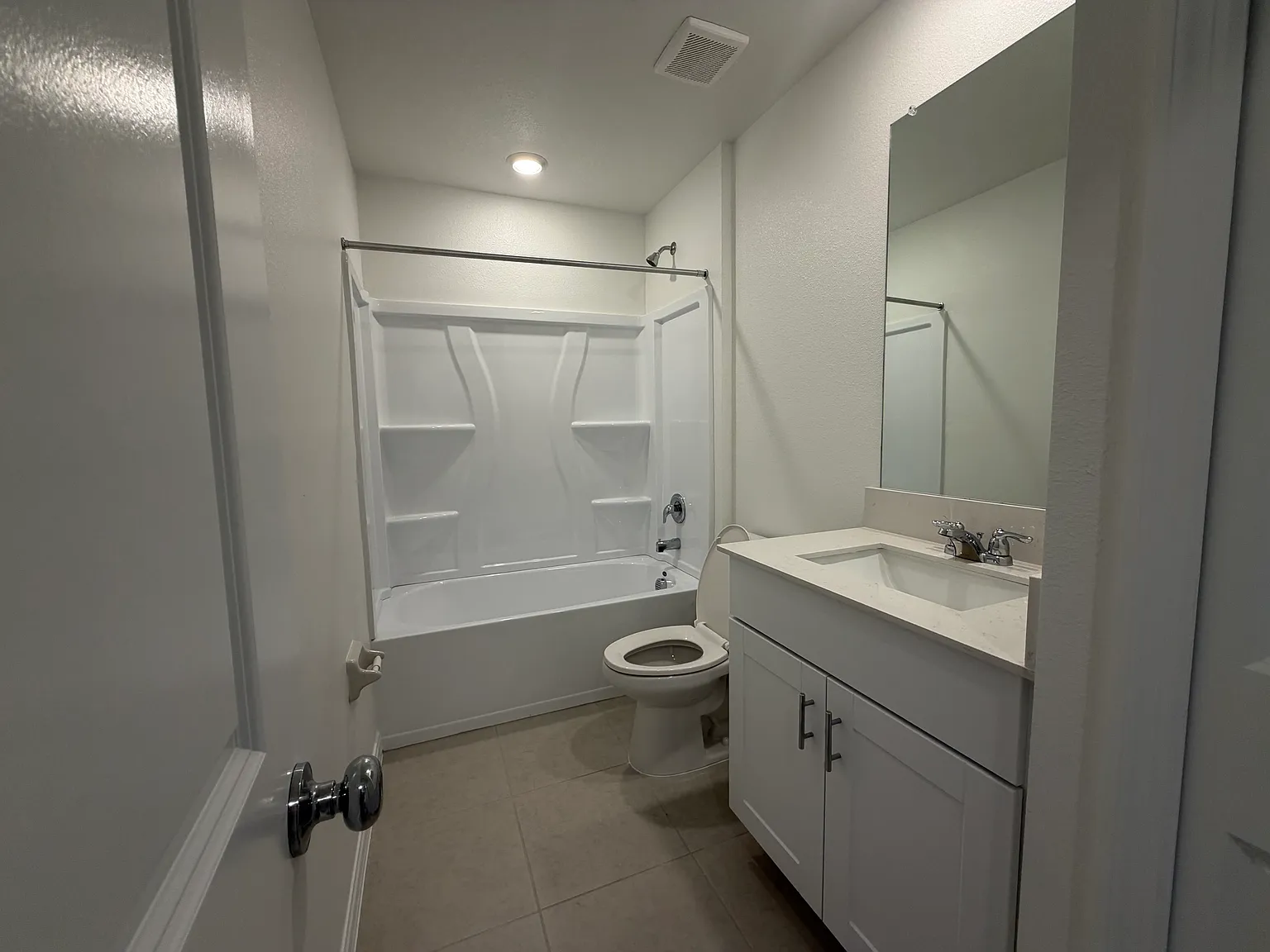 4 bed, 2.5 bath, 2274 sqft, $2,500 — Photo 4