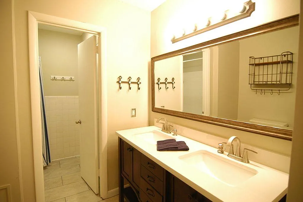 3 bed, 2.5 bath, 1480 sqft, $1,750 — Photo 3