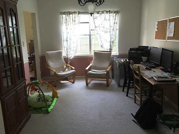 4th image of 8 Admiral Ct