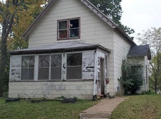 634 S 7th St, Burlington, IA 52601