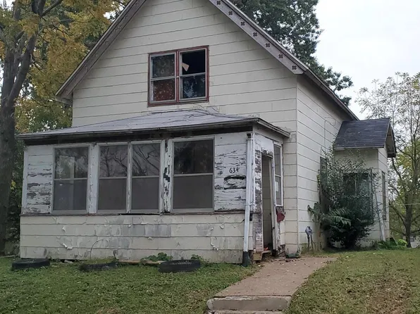 634 S 7th St, Burlington, IA 52601