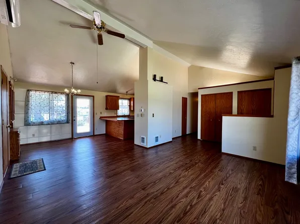 7410 W Walnut St, Yakima, WA 98908