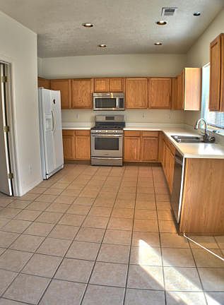 2nd image of 7000 Casa Elena Dr NE