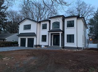 368 Bullard Ave, Paramus, NJ 07652