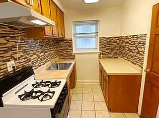 32-82 34th St #1AA, Astoria, NY 11106