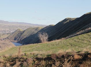 2048 Edgewood Ln, Wenatchee, WA 98801