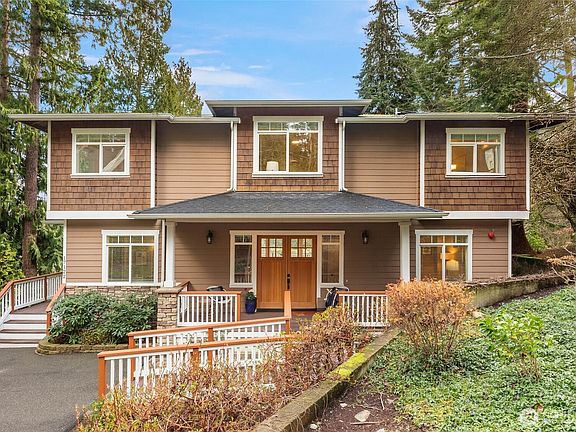 4th image of 17122 32nd Avenue NE