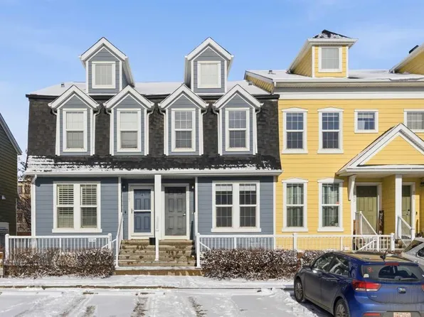 525 McKenzie Towne Close SE, Calgary, AB T2Z 1A8