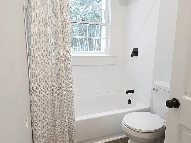 338 S Locust Ave — Photo 18