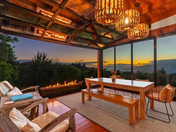 320 Lower Kimo Dr, Kula, HI 96790