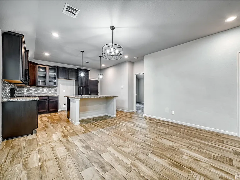 7919 Cypress Country Dr — Photo 9