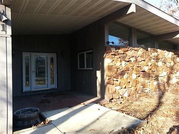 2nd image of 5841 Pond Rd