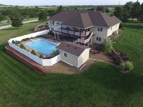 2nd image of 1728 Cottonwood Dr
