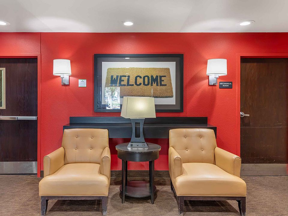Lobby and Guest Check-in