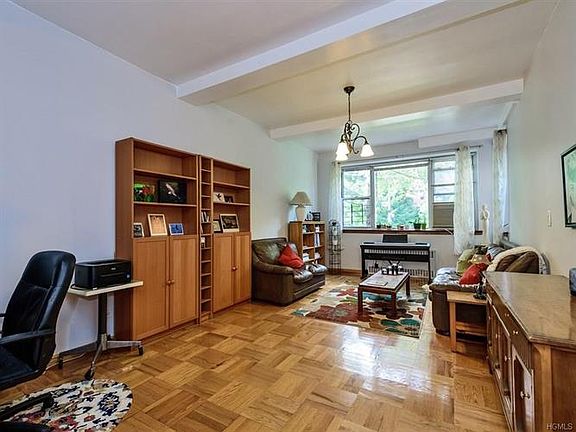 5th image of 3750 Hudson Manor Ter APT Hw