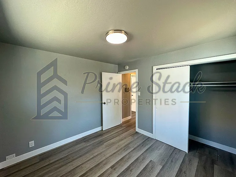 743 Miller St — Photo 10