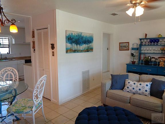 3rd image of 7118 Yucca Dr