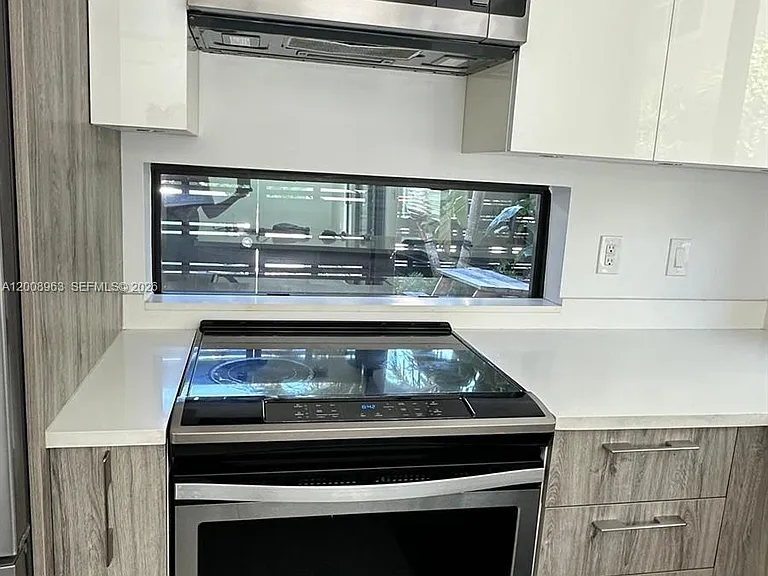 722 NE 15th Ave #2 — Photo 33
