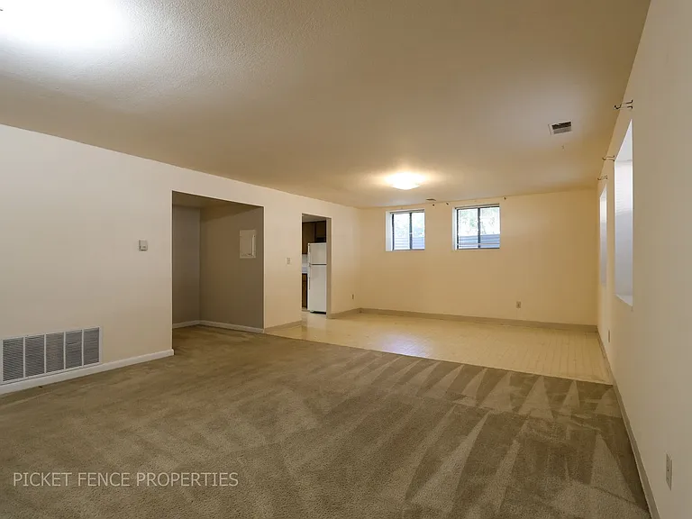533 14th Ave #4 — Photo 2
