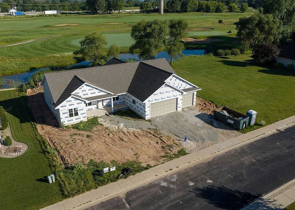 1st image of 550 Royal Saint Pats Dr