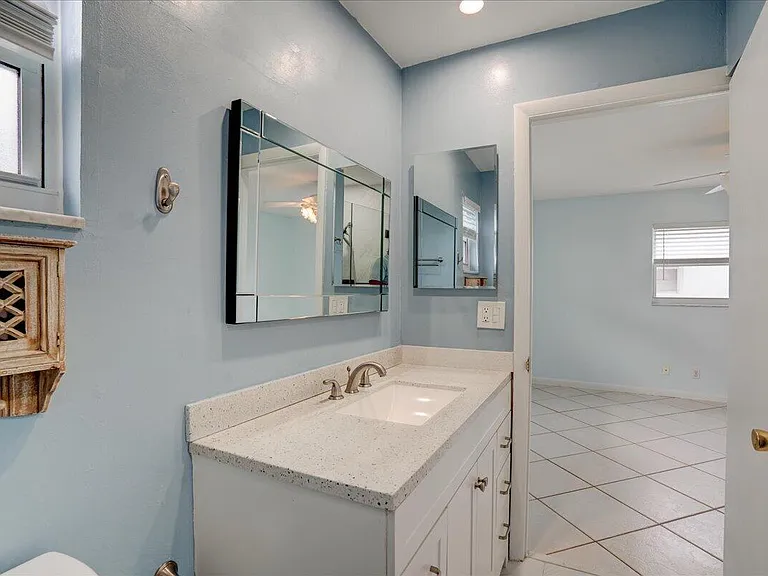 2086 SW 12th Ave — Photo 27