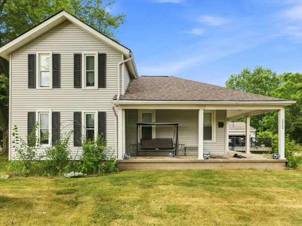 2069 Packard Hwy, Charlotte, MI 48813