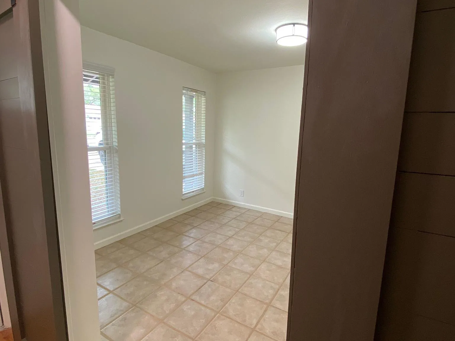 7211 Southwind Dr — Photo 4