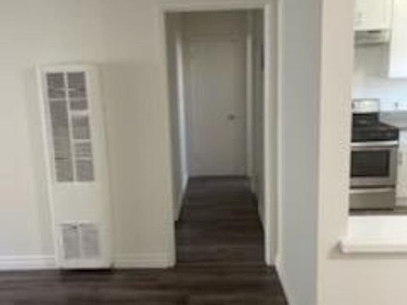 4th image of 6851 Whitsett Ave #6