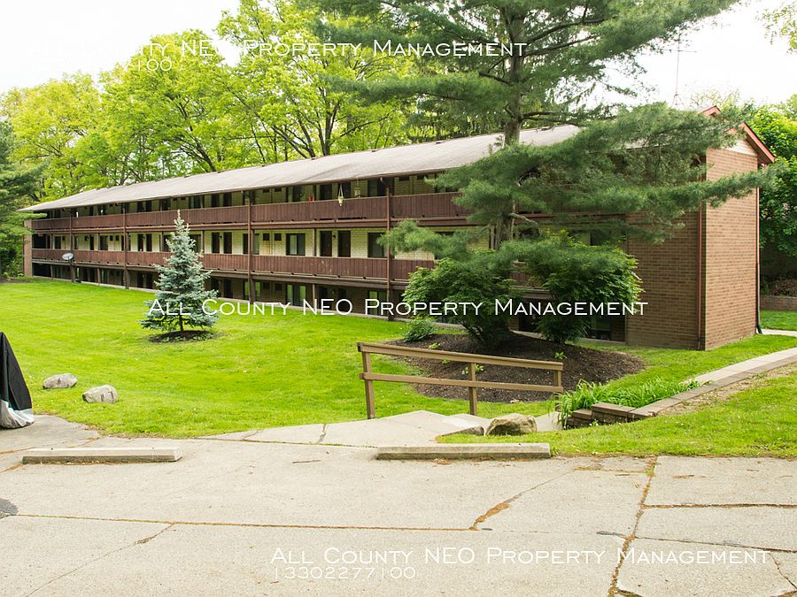 1st image of 737 Center Ave APT 19