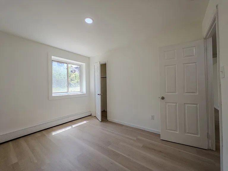 Meadowbrook Apartments — Photo 14
