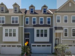 637 Edgewater Ridge Ct, Apex, NC 27523