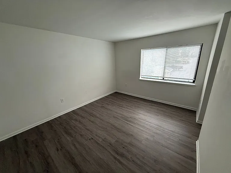 4822 Spring Lake Dr #D — Photo 16